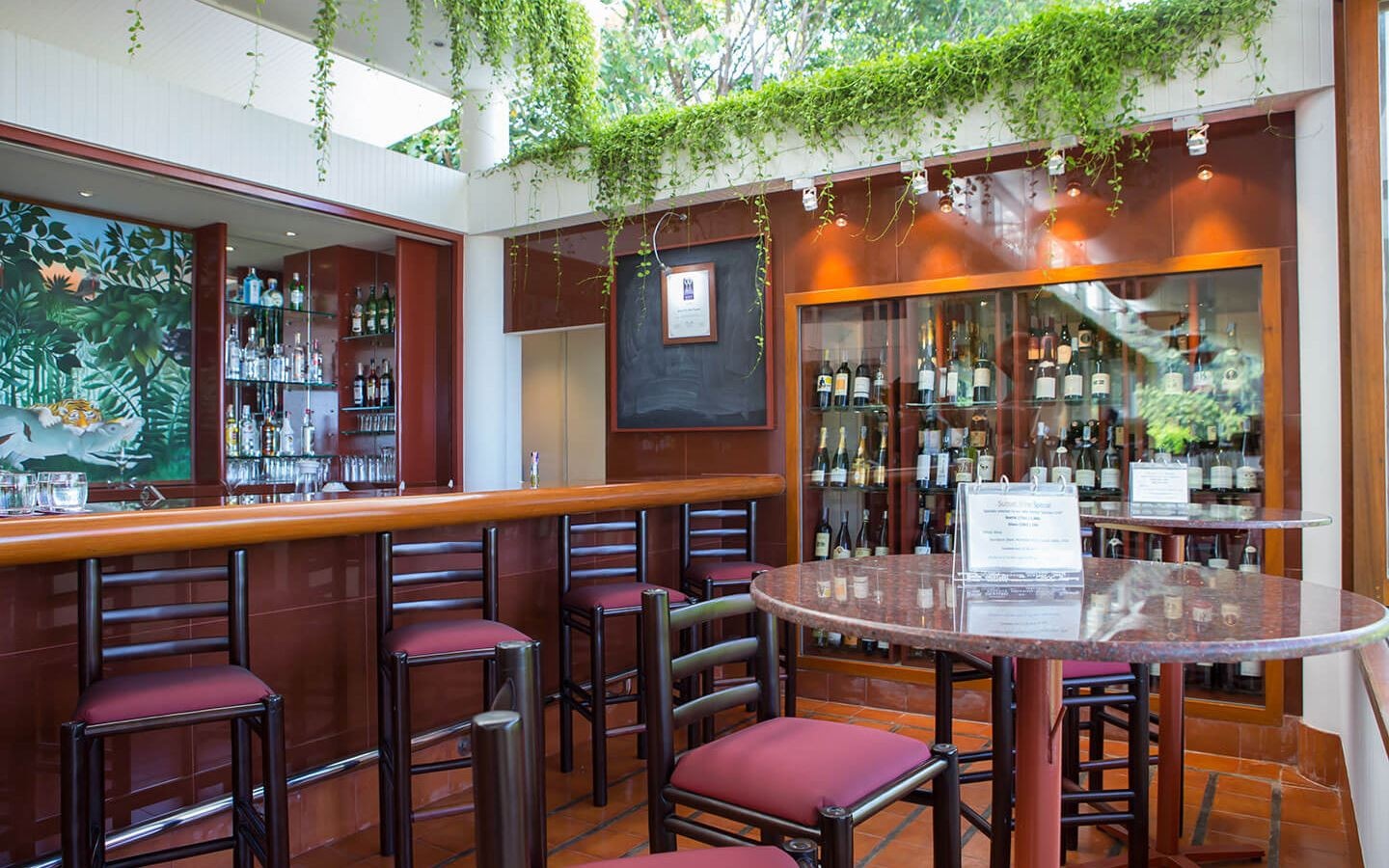 restaurants-mom-tri-s-wok-pagoda