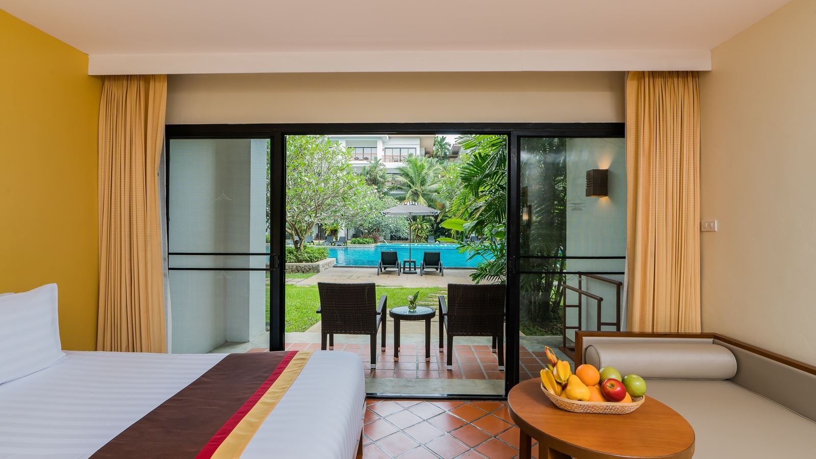 rooms-superior-pool-view