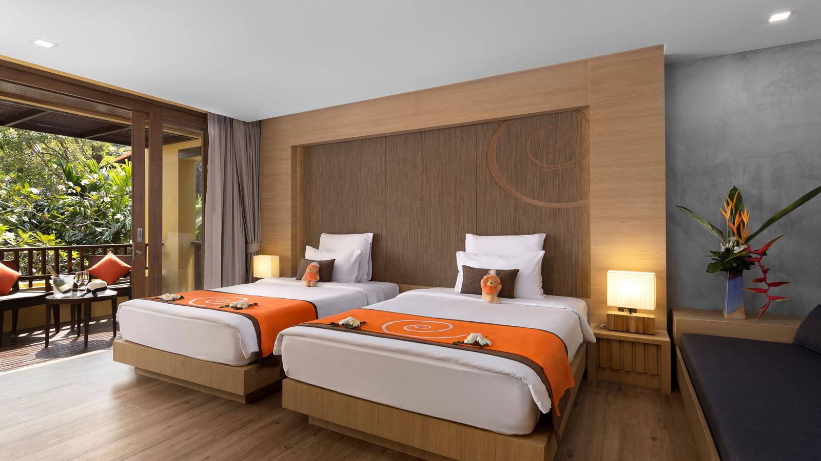 rooms-deluxe-balcony