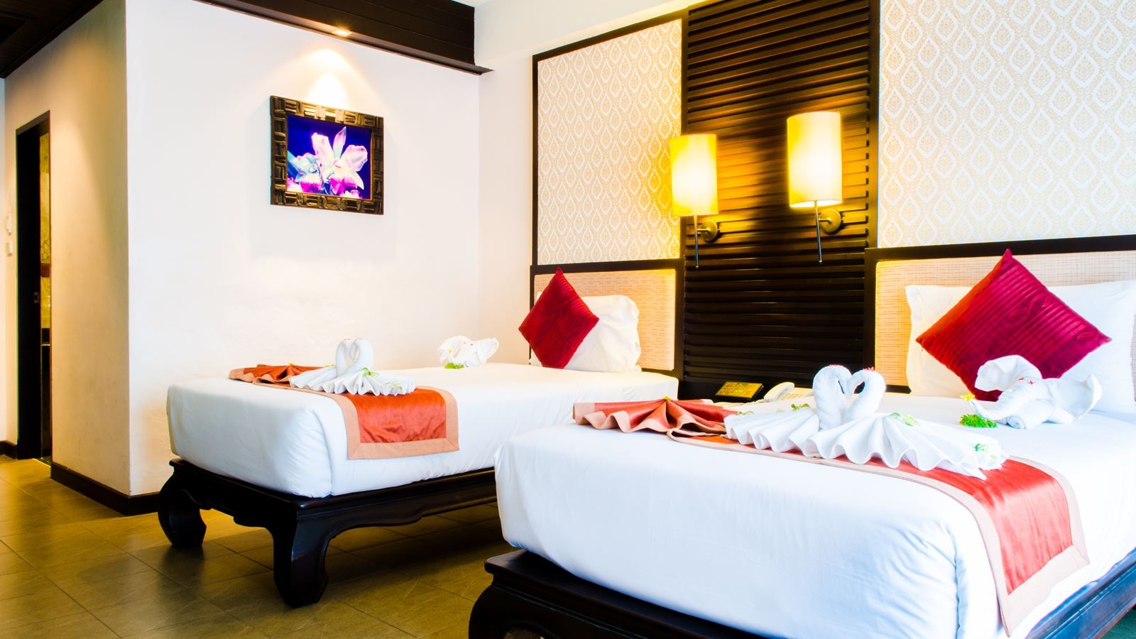 rooms-deluxe-pool-view