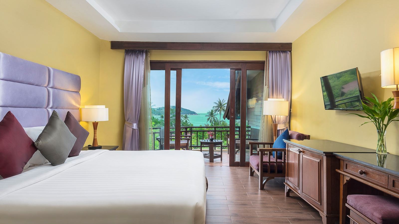 rooms-deluxe-seafacing