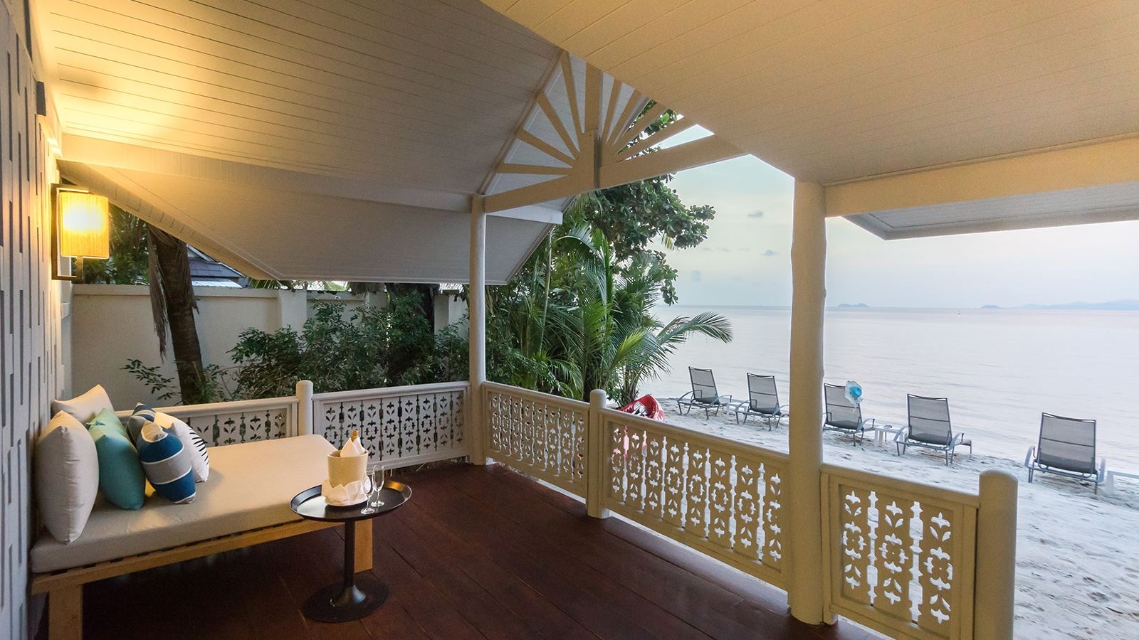 rooms-beachfront-villa