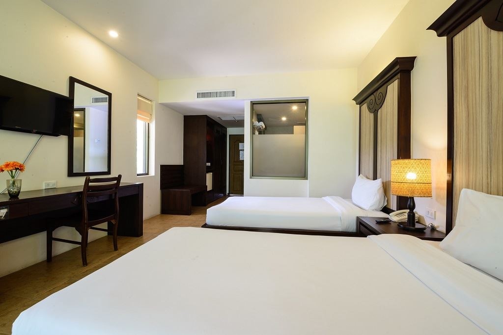 rooms-deluxe-room