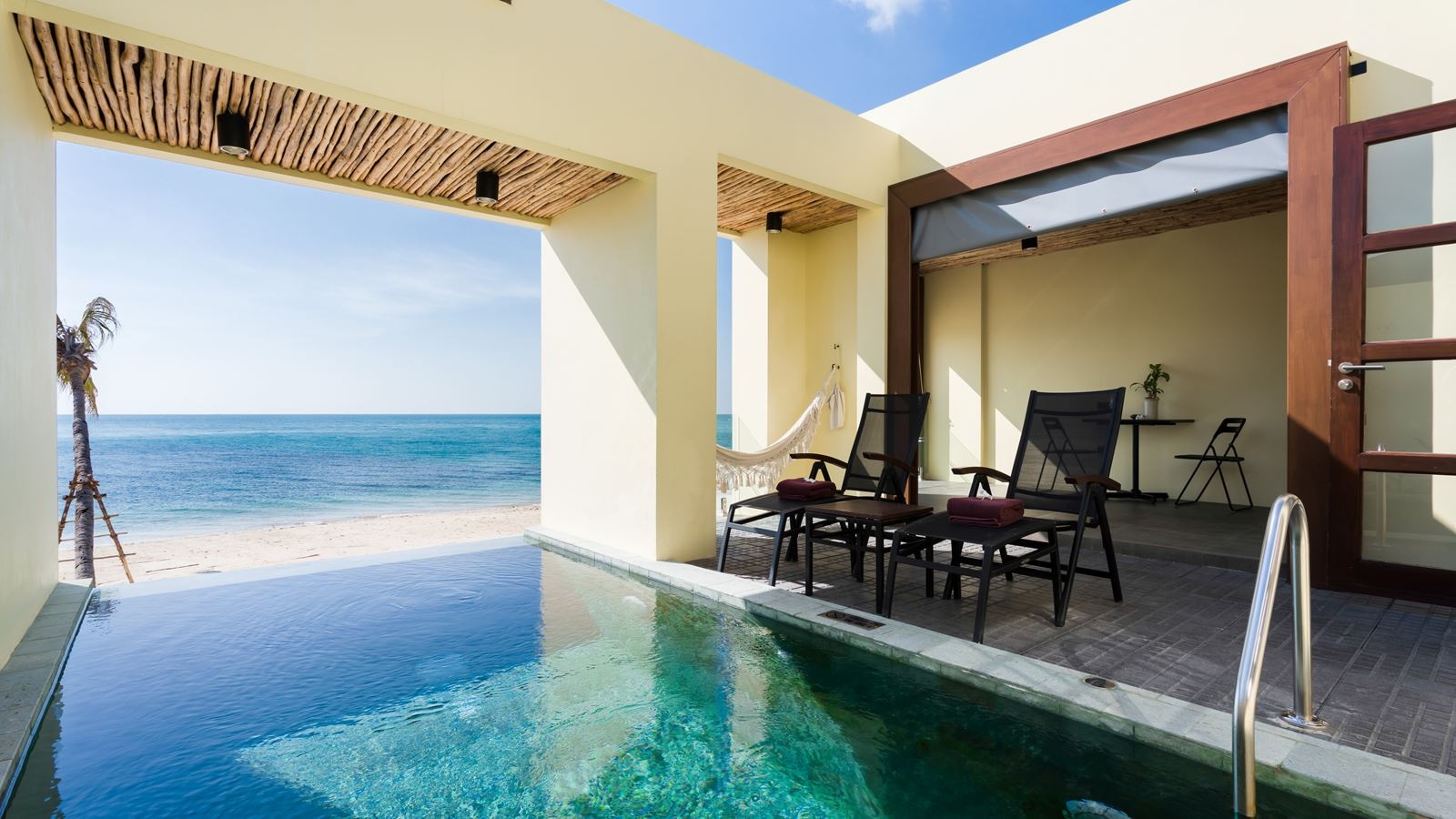 rooms-beachfront-pool-villa