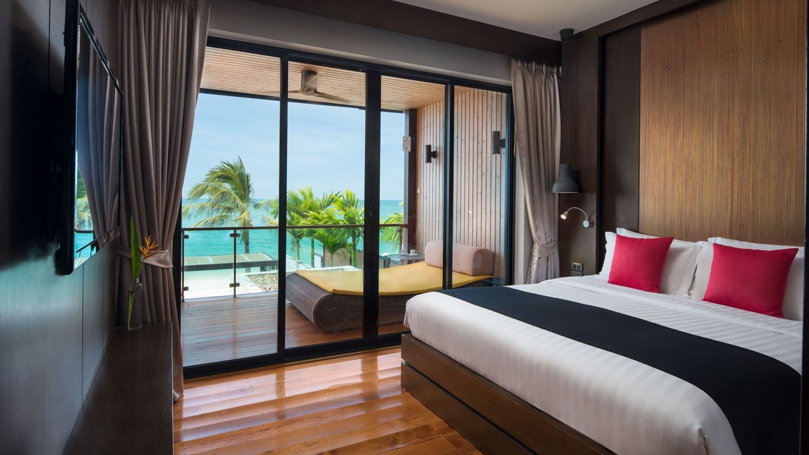 rooms-three-bedroom-beachfront-pool-residence