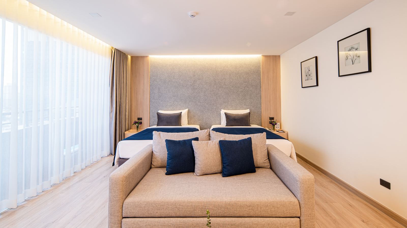 rooms-premier-city-view