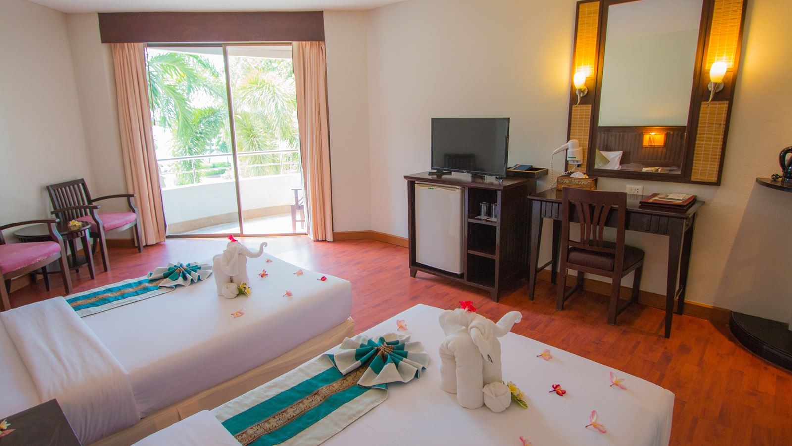 rooms-deluxe-twin-room