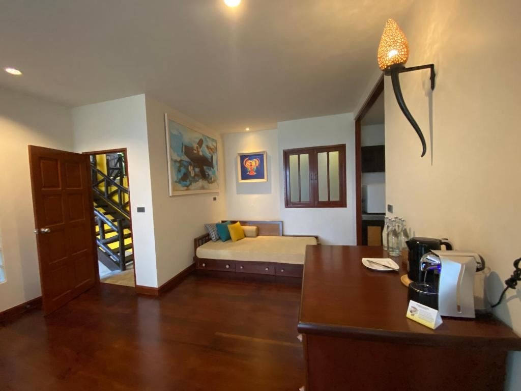 rooms-two-bedroom-hillside-pool-villa