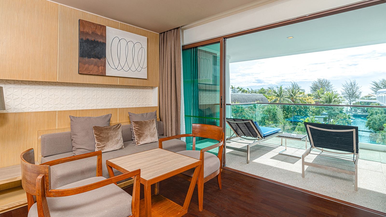 rooms-sunset-grand-deluxe