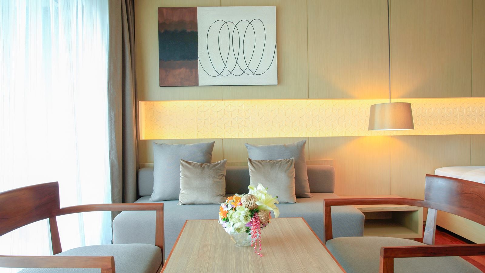 rooms-sunset-grand-deluxe-pool-access