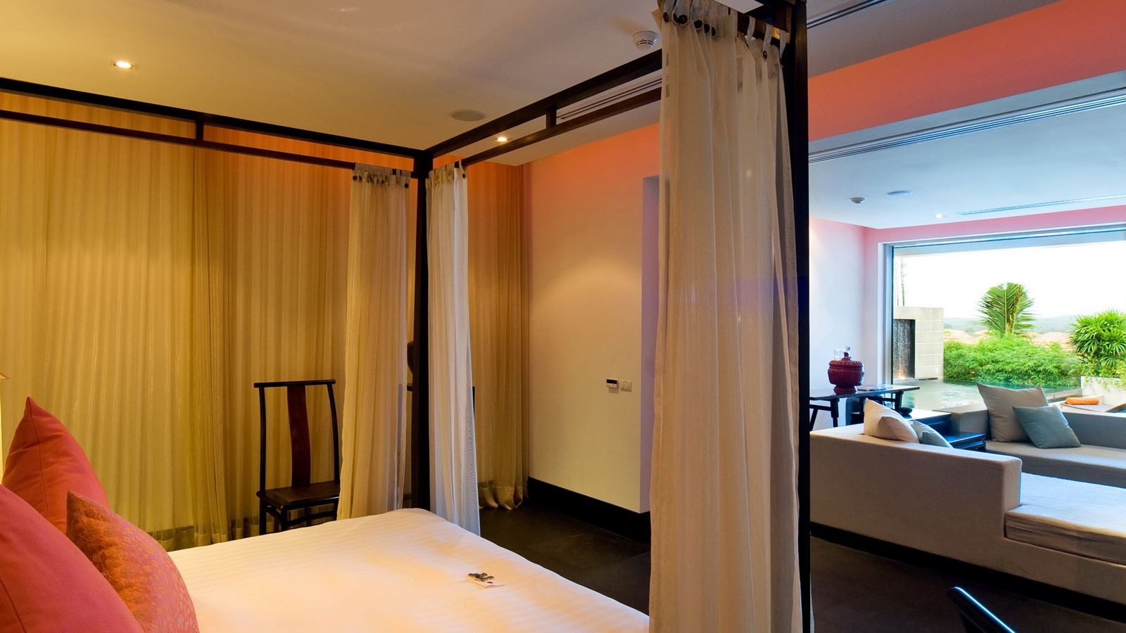 rooms-spa-pool-pavilion