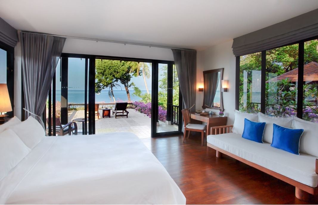 rooms-beachside-private-pool-villa-three-bedrooms