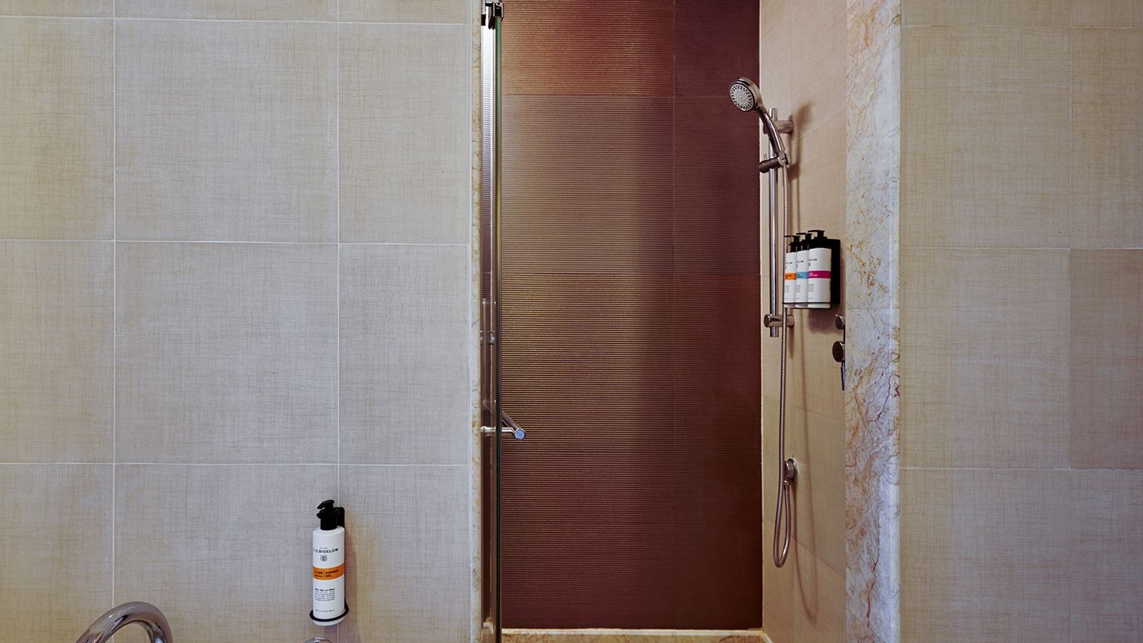 rooms-deluxe-garden-room