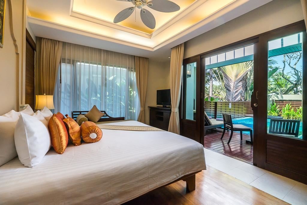 rooms-2-broom-pool-villa