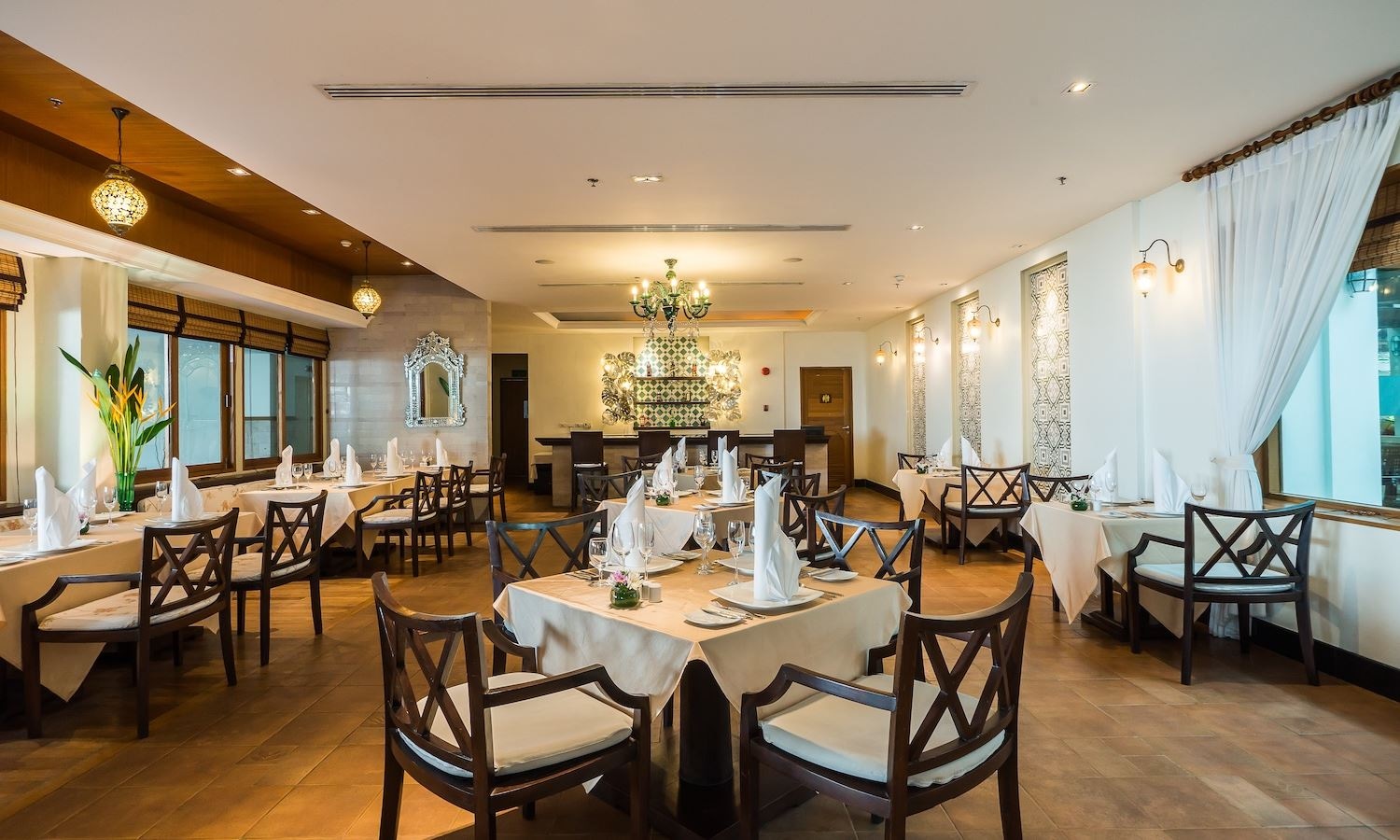 restaurants-the-reef-mediterranean-restaurant