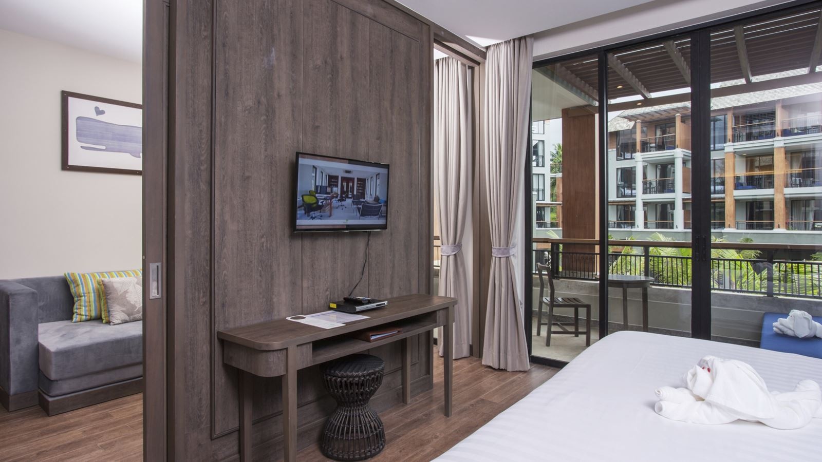 rooms-deluxe-suite-premium