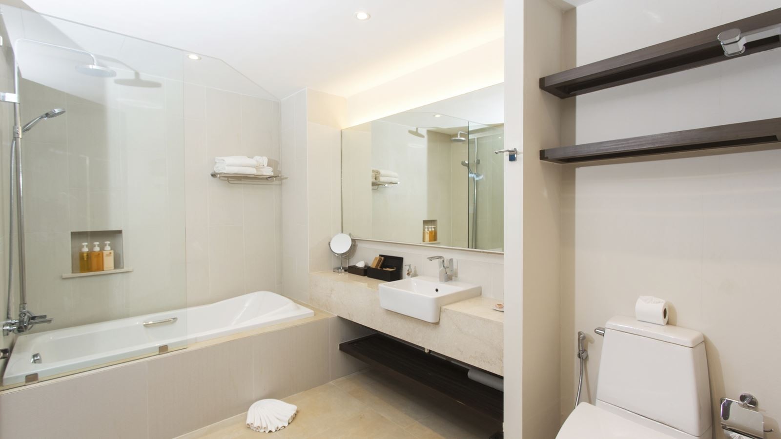 rooms-deluxe-suite-premium