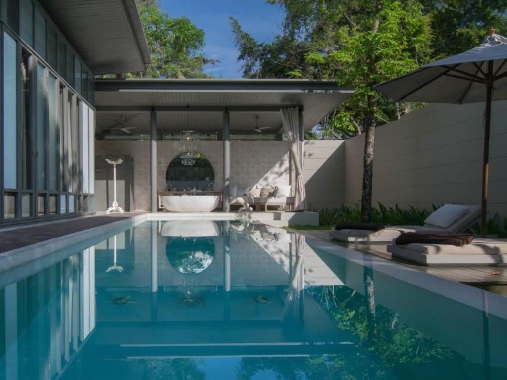 rooms-sala-pool-villa