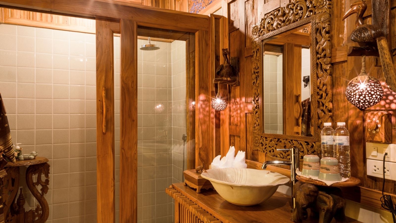 rooms-deluxe-pool-villa-child-sharing-bed