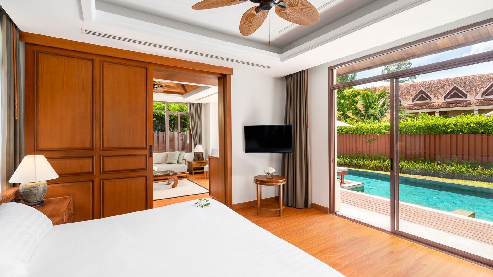 rooms-grand-deluxe-pool-villa