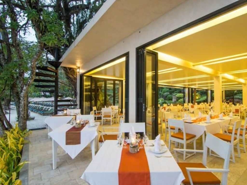 restaurants-sunset-beach-restaurant