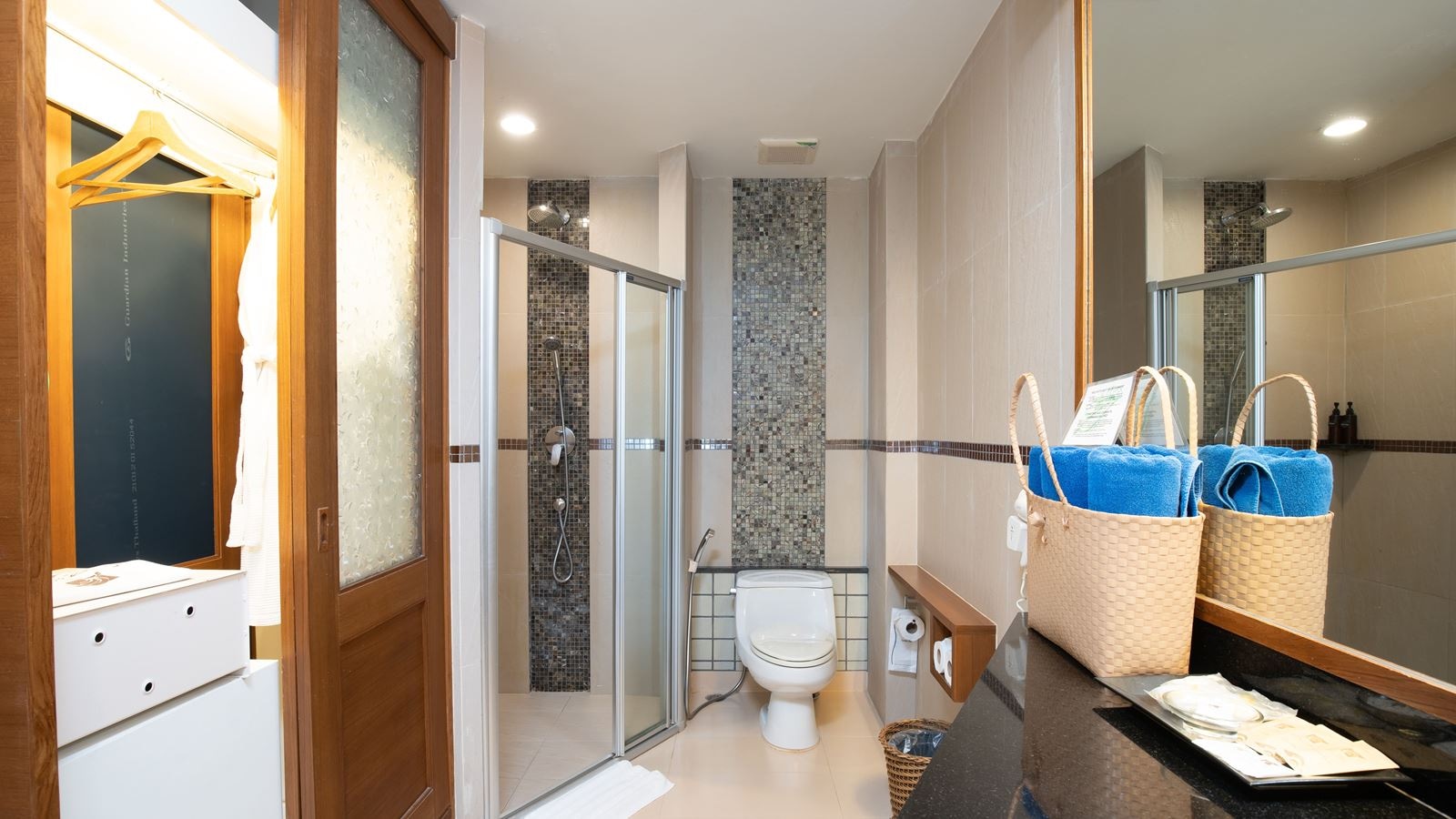 rooms-junior-family-room