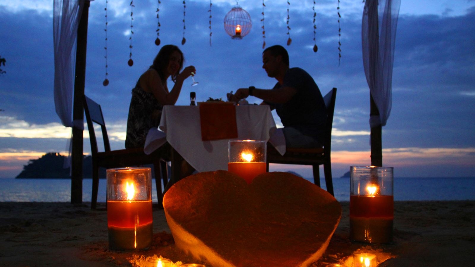 restaurants-sunset-beach-restaurant