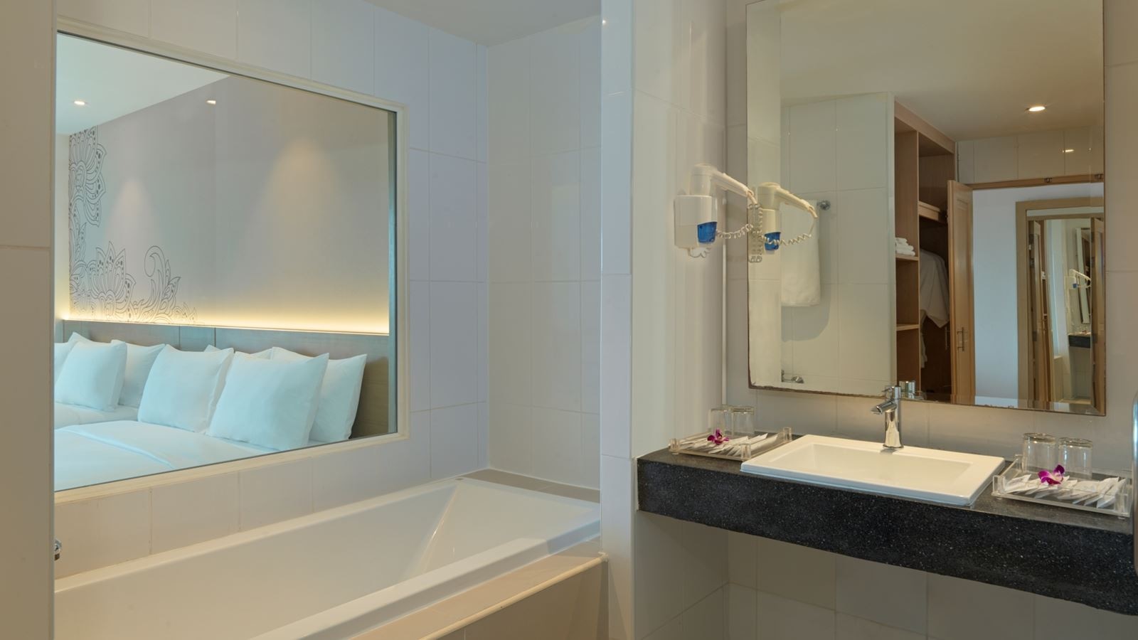 rooms-grand-deluxe-2nd-child-sharing-bed