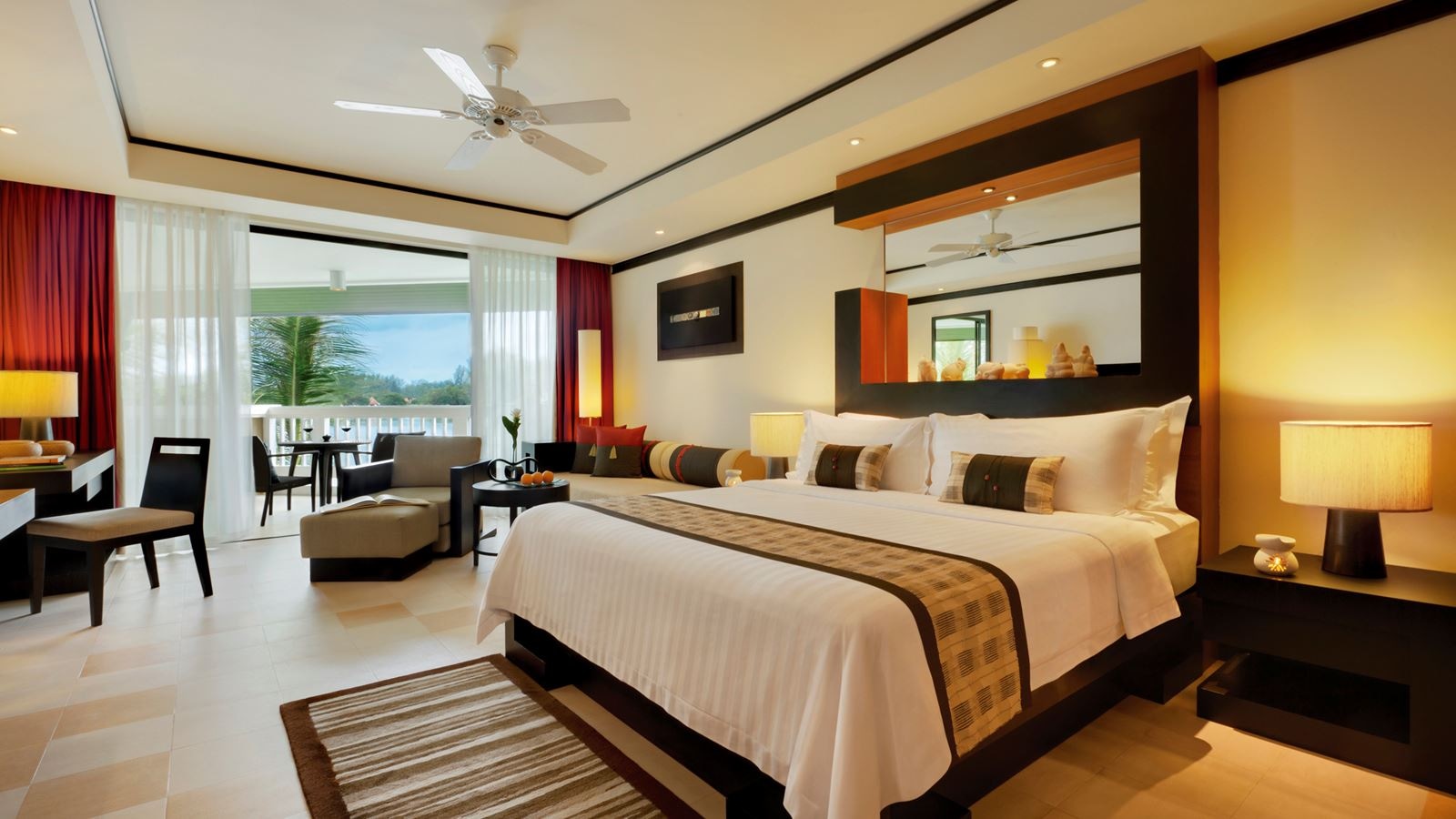 rooms-laguna-grand-room