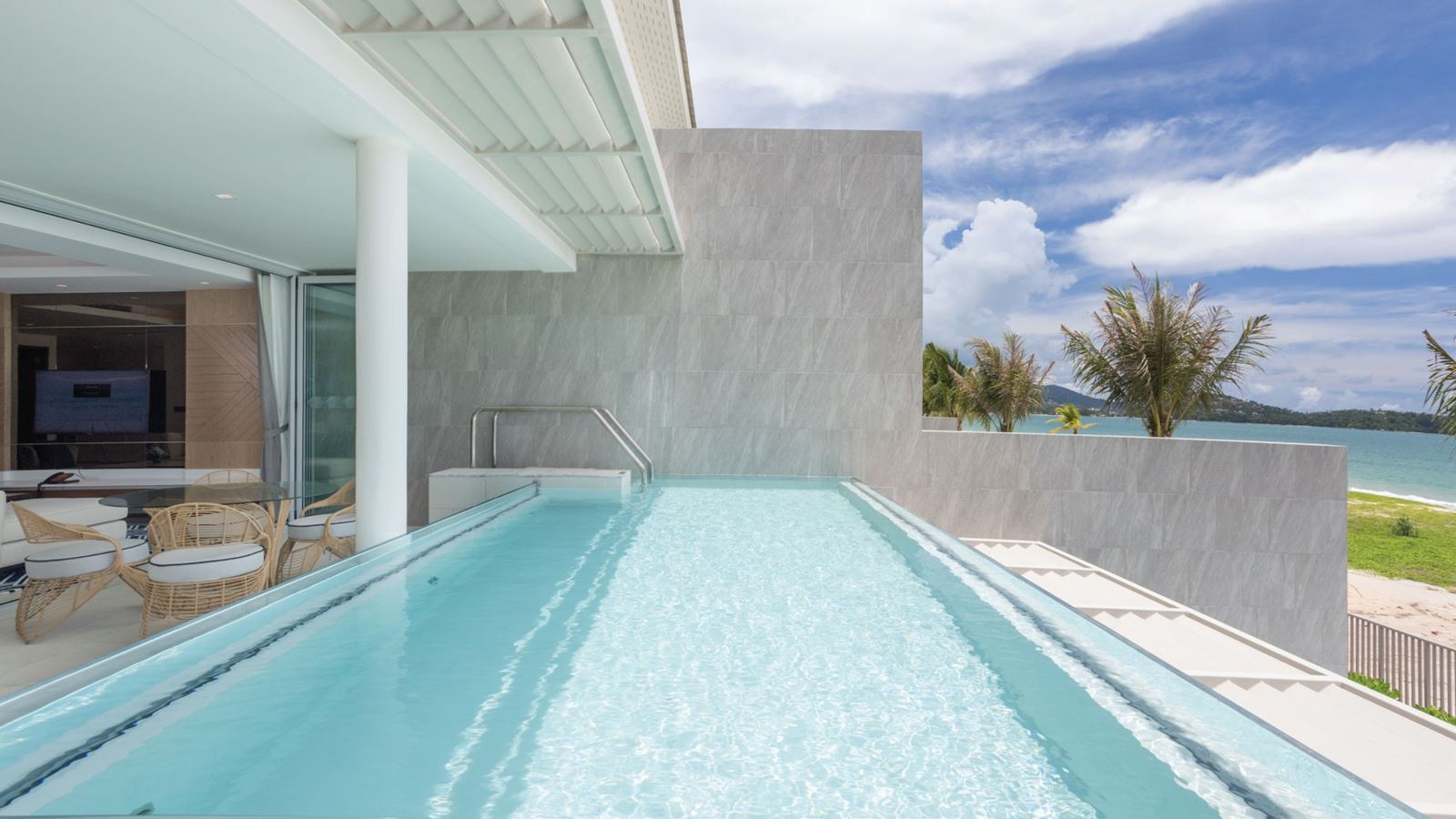 rooms-2bedroom-pool-suite-beach-view