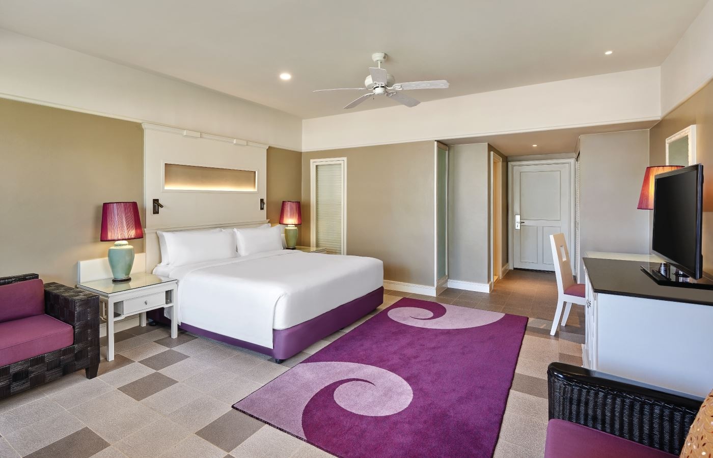 rooms-laguna-ocean-view-king-room