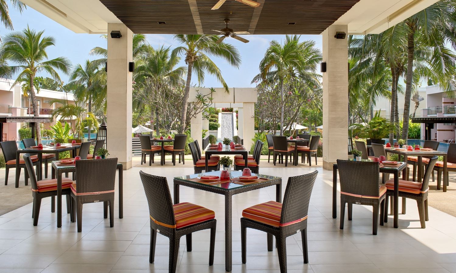 restaurants-sundara-lounge--dessert-snack-and-beverage