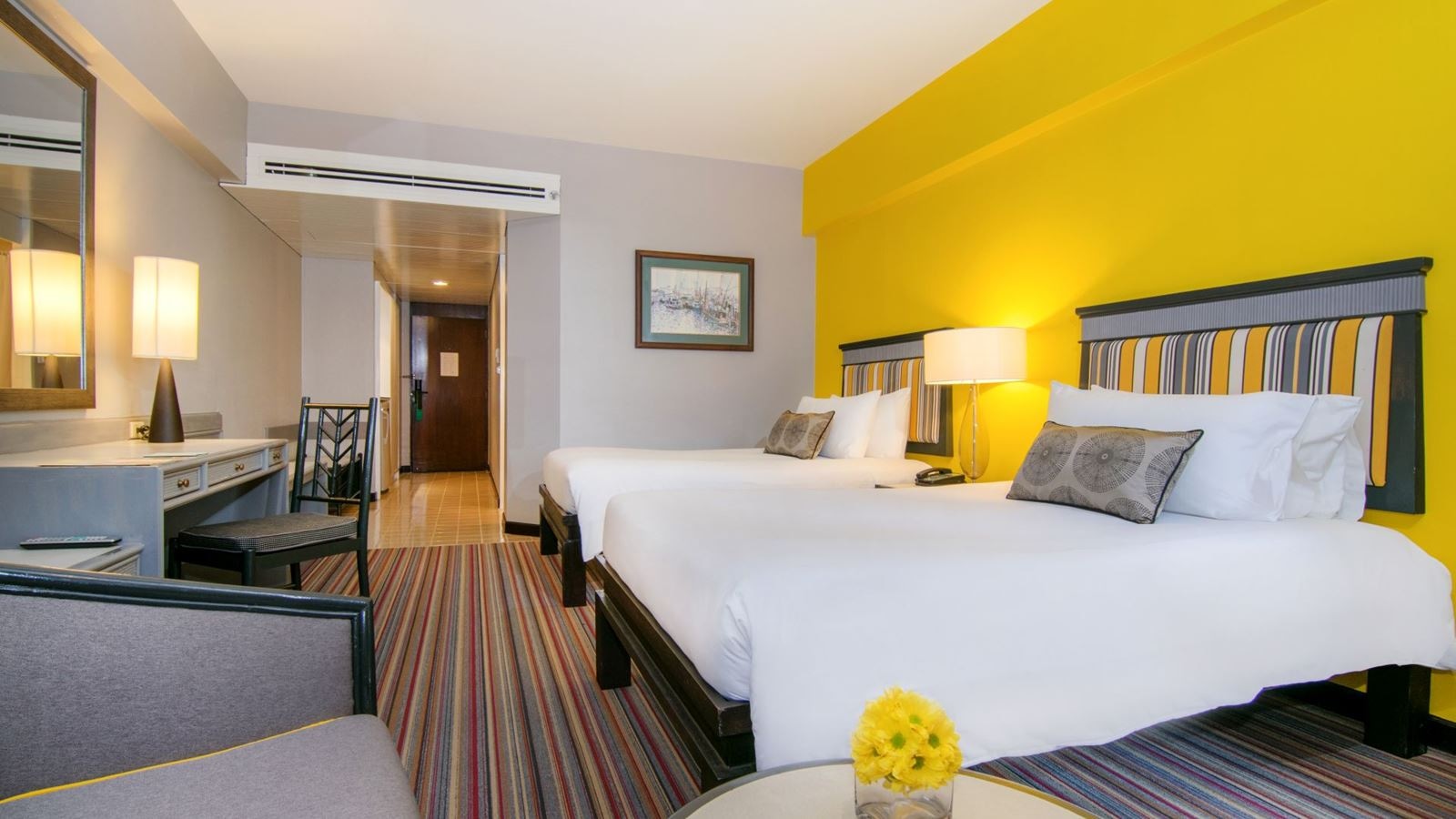 rooms-deluxe-city-view