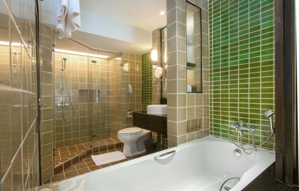 rooms-tropical-deluxe-pool-view