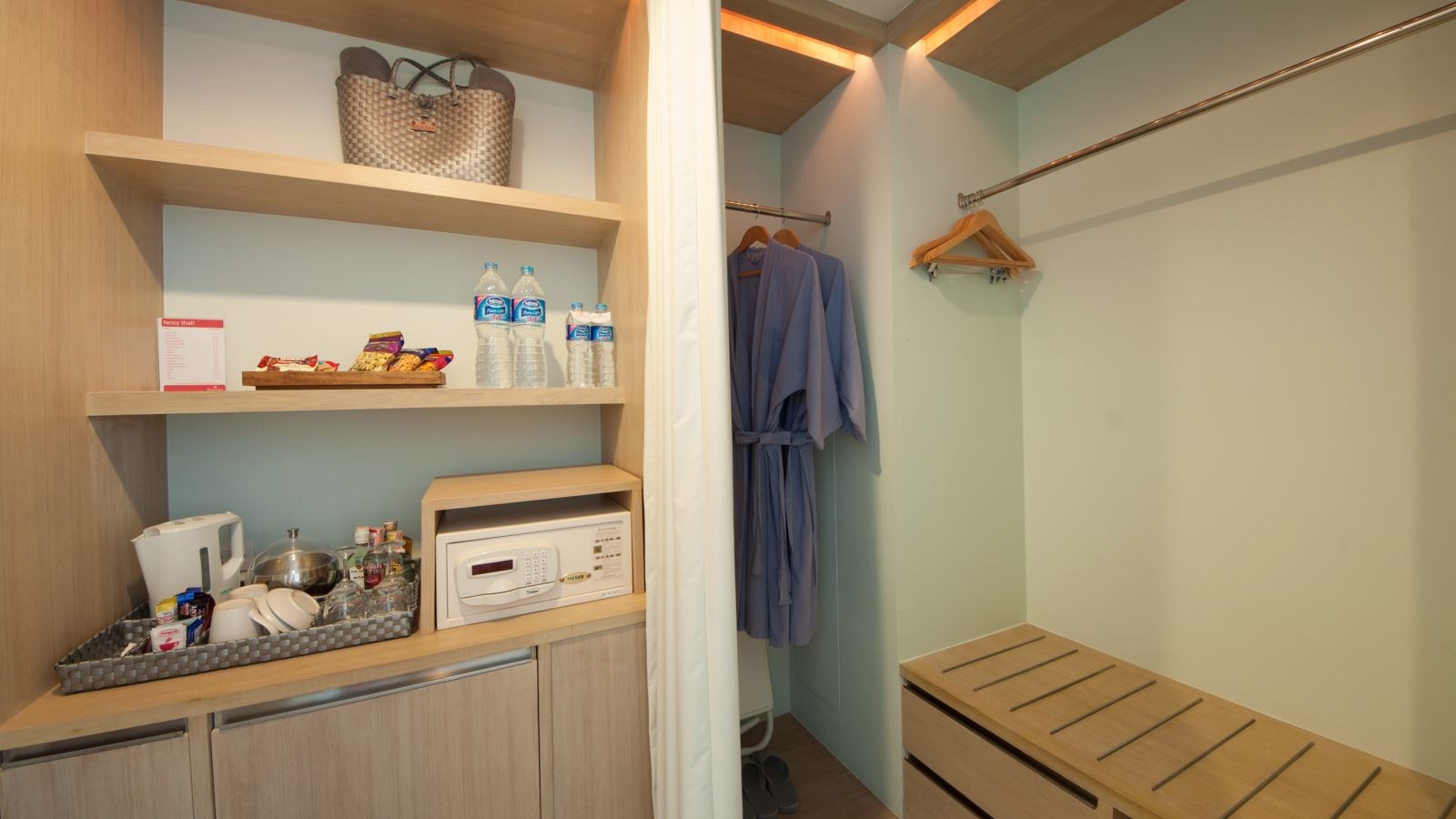 rooms-deluxe-club-pool-access