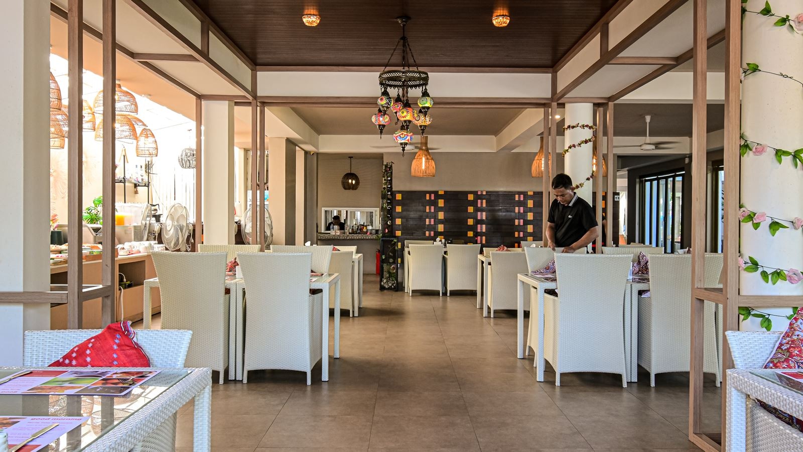 restaurants-morngtalay-restaurant-and-terrace-bar