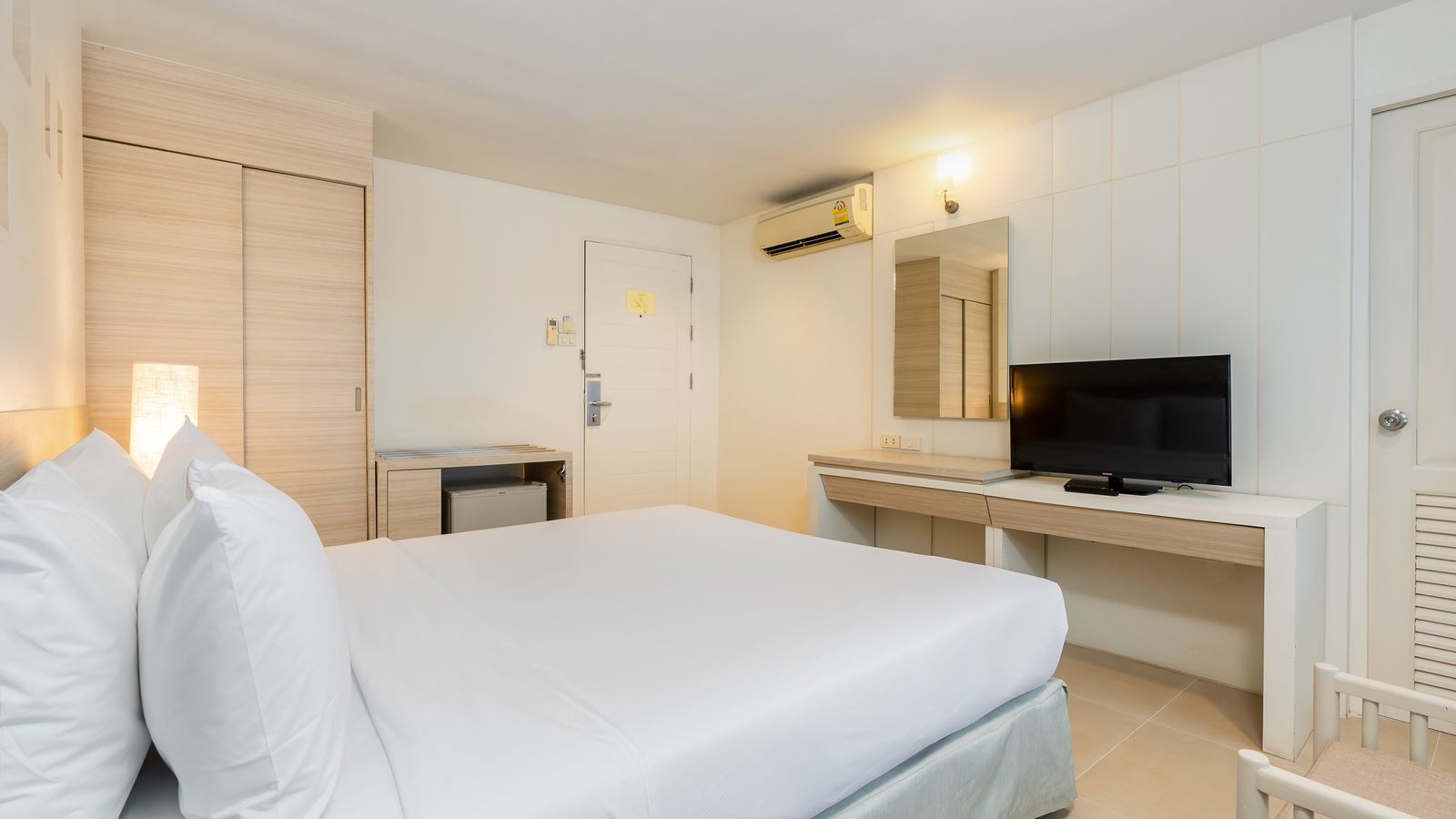 rooms-standard--located-at-tower-wing