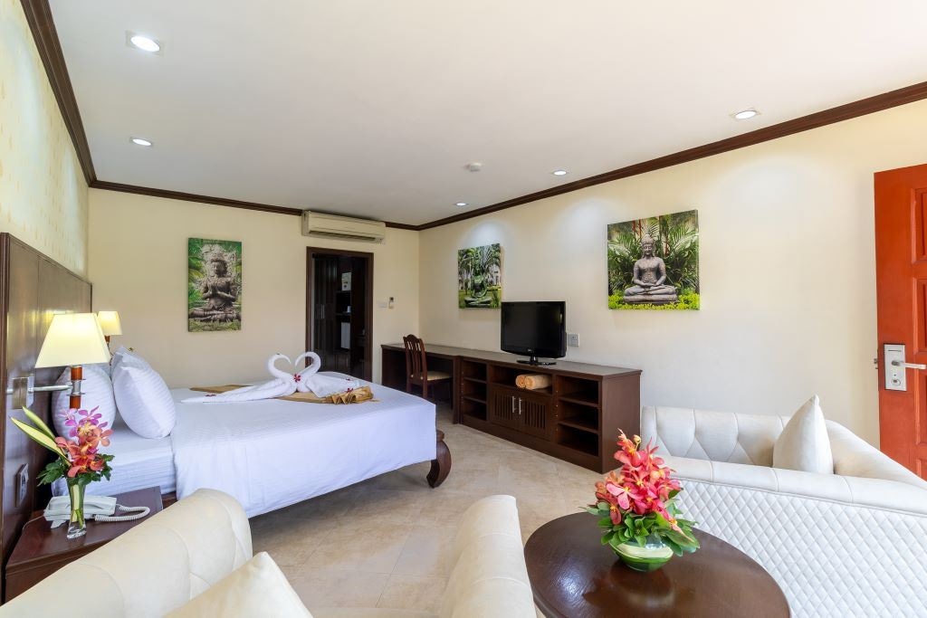 rooms-deluxe-hotel-room-garden-view