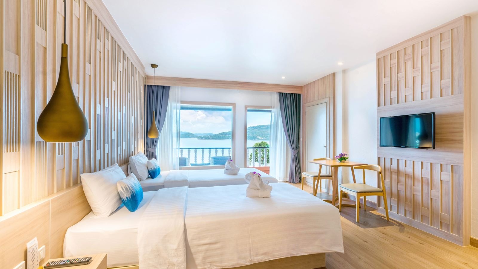 rooms-deluxe-sea-view