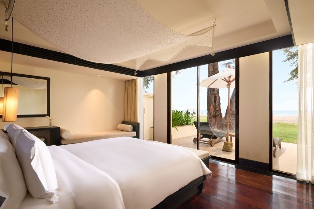 rooms-ocean-front-pool-villa