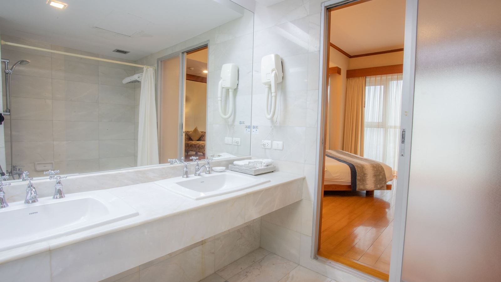 rooms-paradise-suite