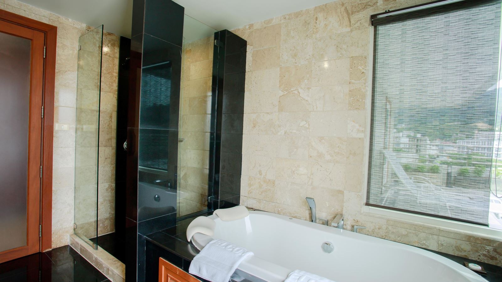 rooms-royal-executive-suite-2-bed-room