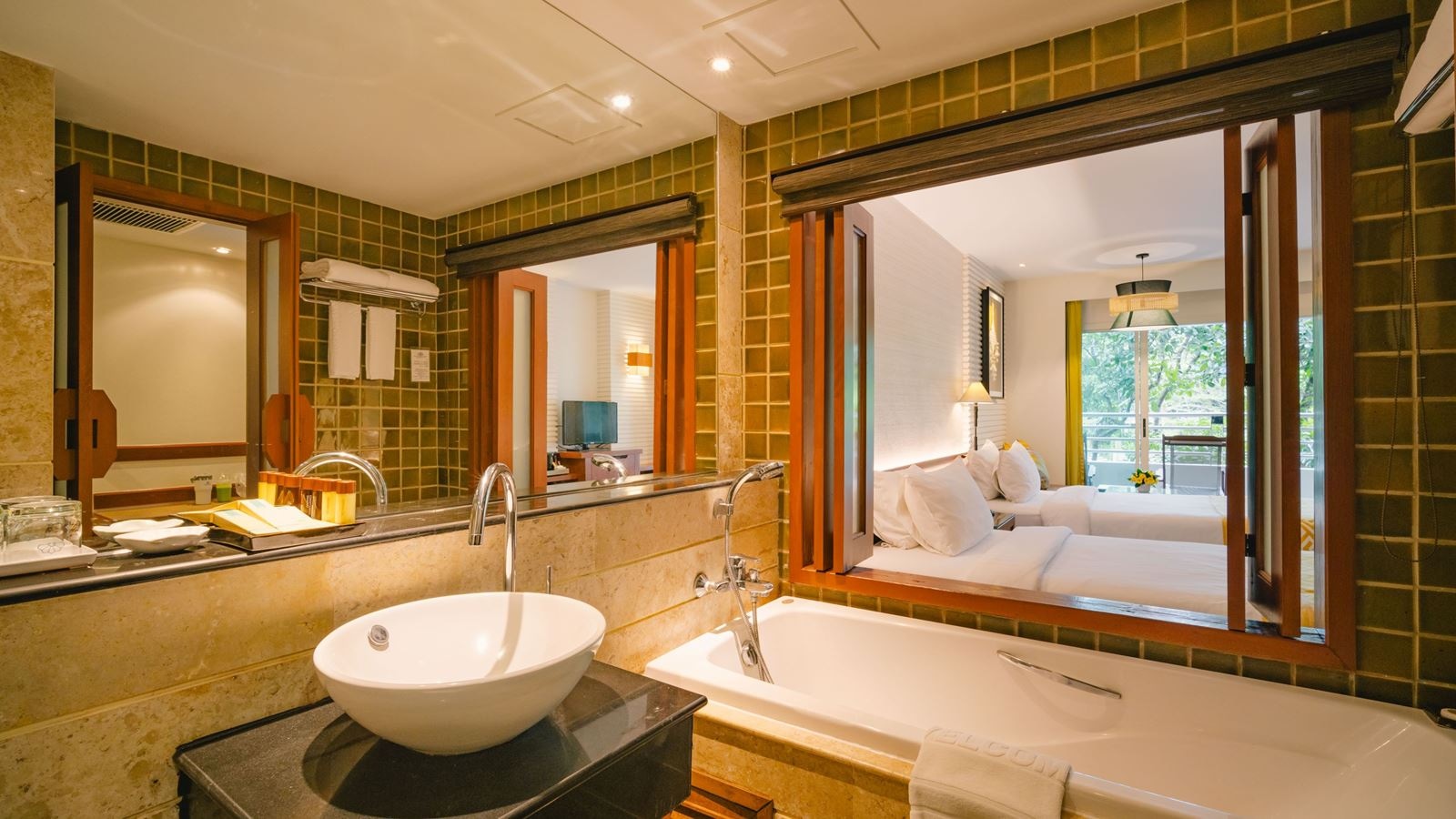 rooms-deluxe-twin-royal-wing-2-single-bed