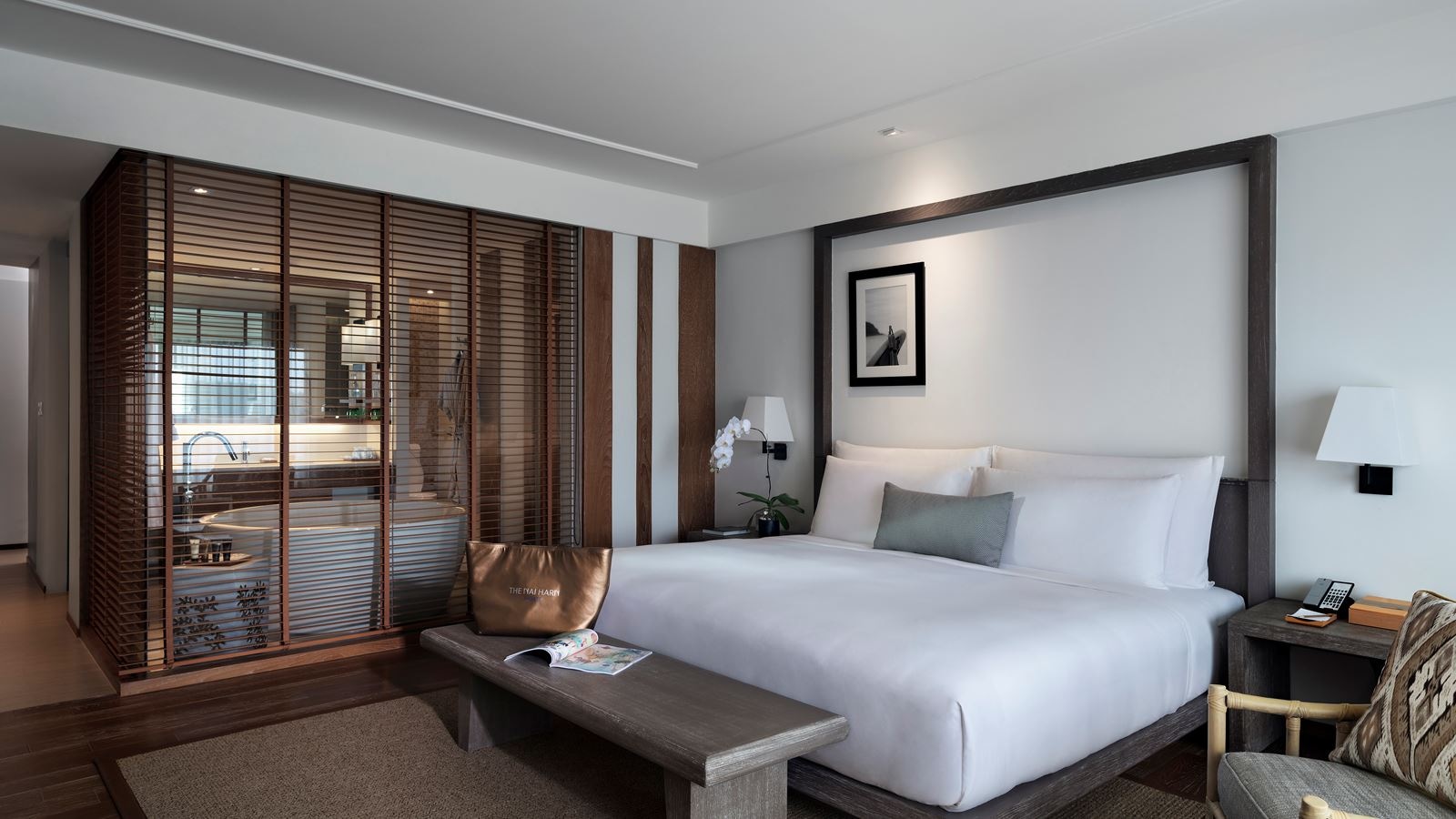 rooms-royal-ocean-view-suite