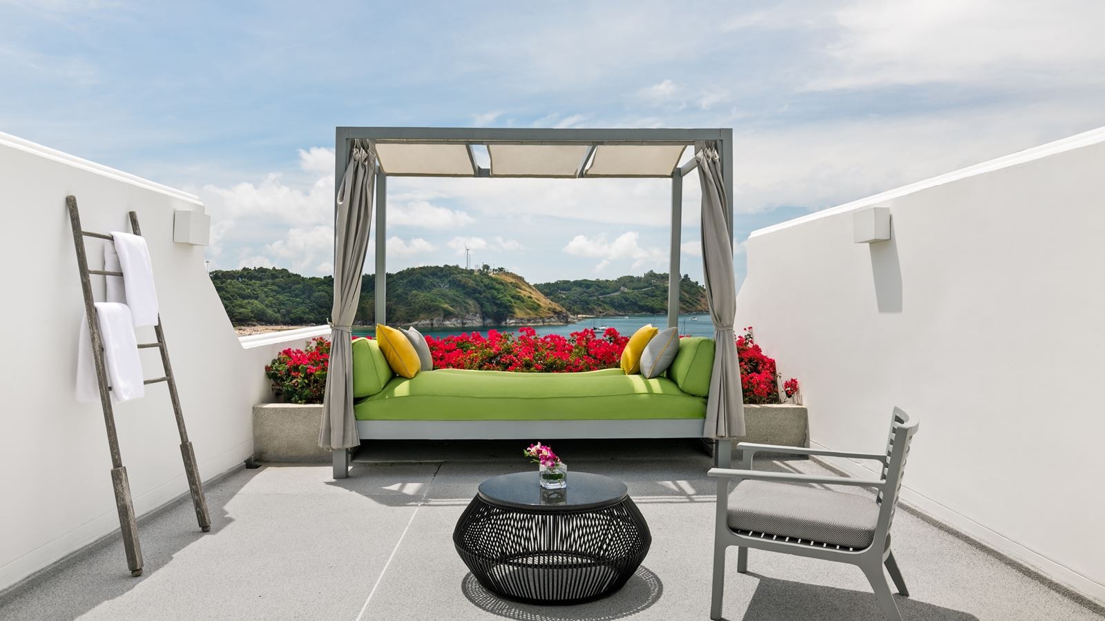 rooms-grand-ocean-view-room