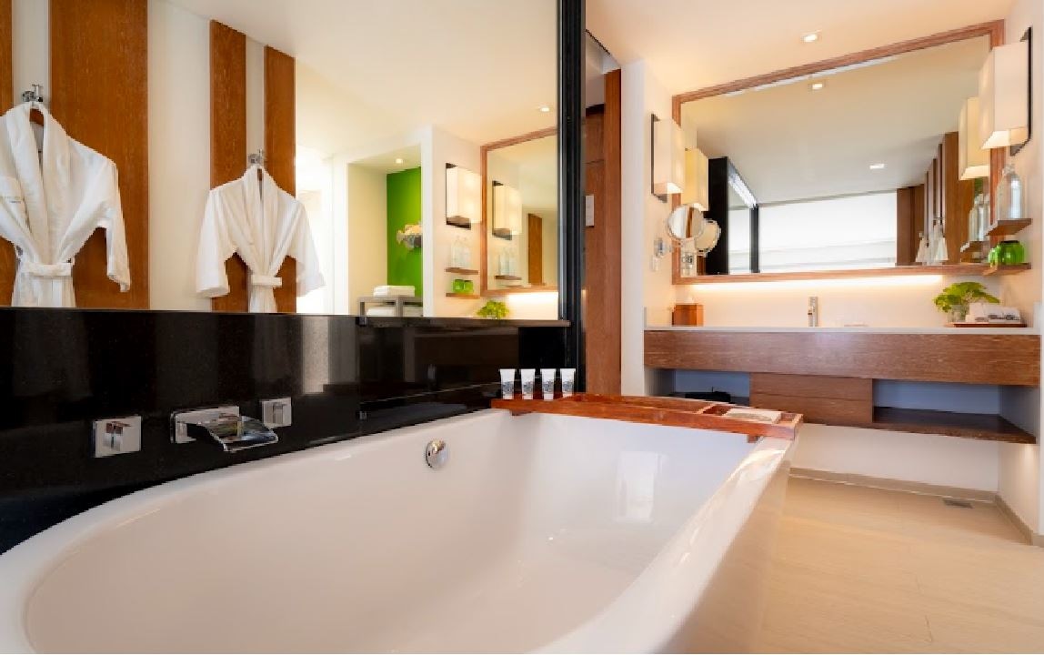 rooms-grand-ocean-view-room