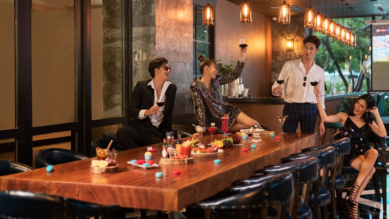 restaurants-posh-bar