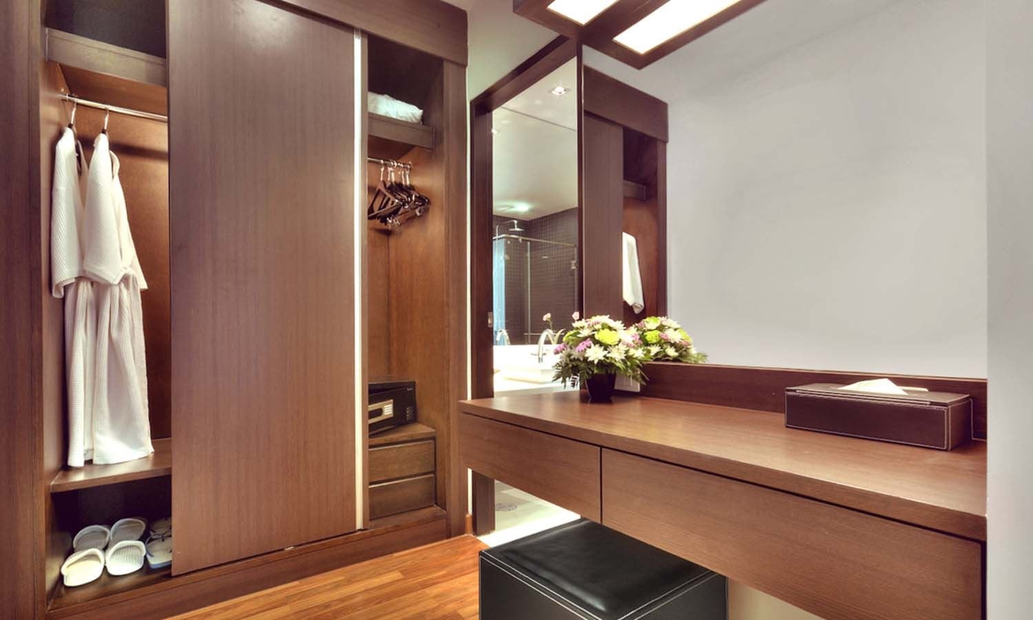 rooms-duplex-pool-access