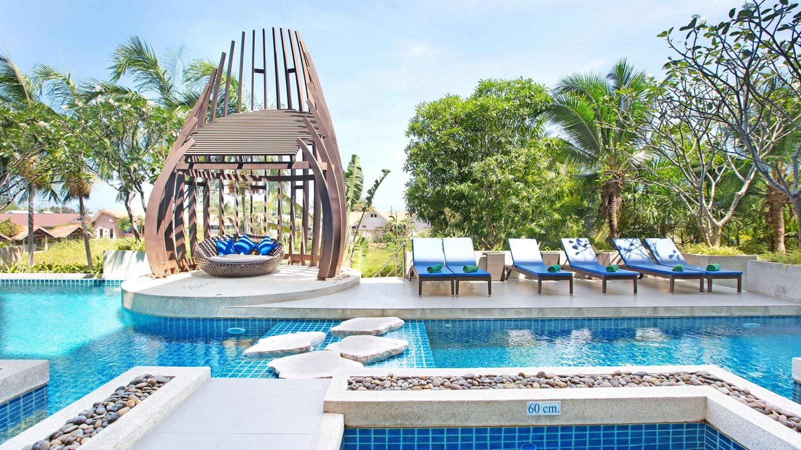 rooms-deluxe-pool-access