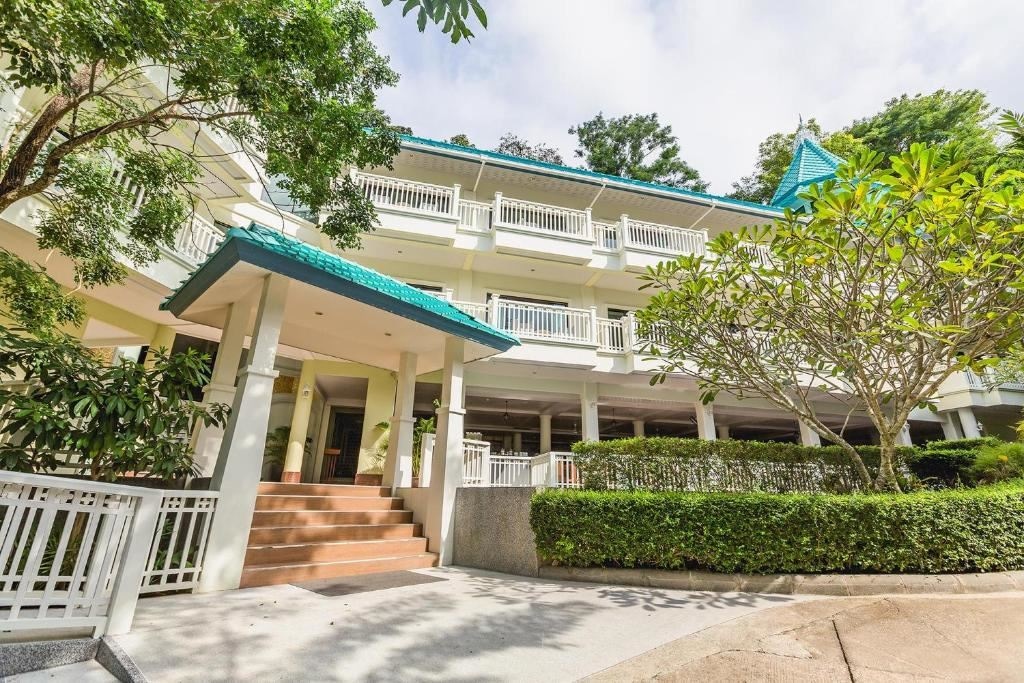 general-main-building